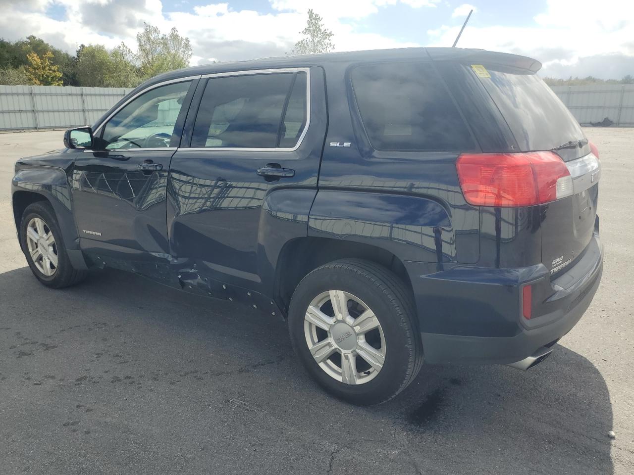 2016 GMC Terrain - Image 2