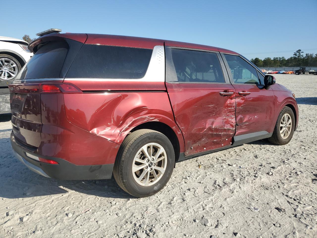 2024 Kia Carnival - Image 3