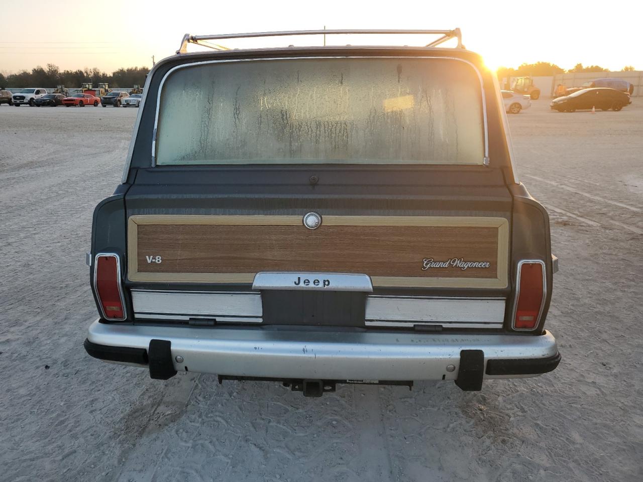 1989 Jeep Grand Wagoneer VIN: 1J4GS5875KP101837 Lot: 74897344