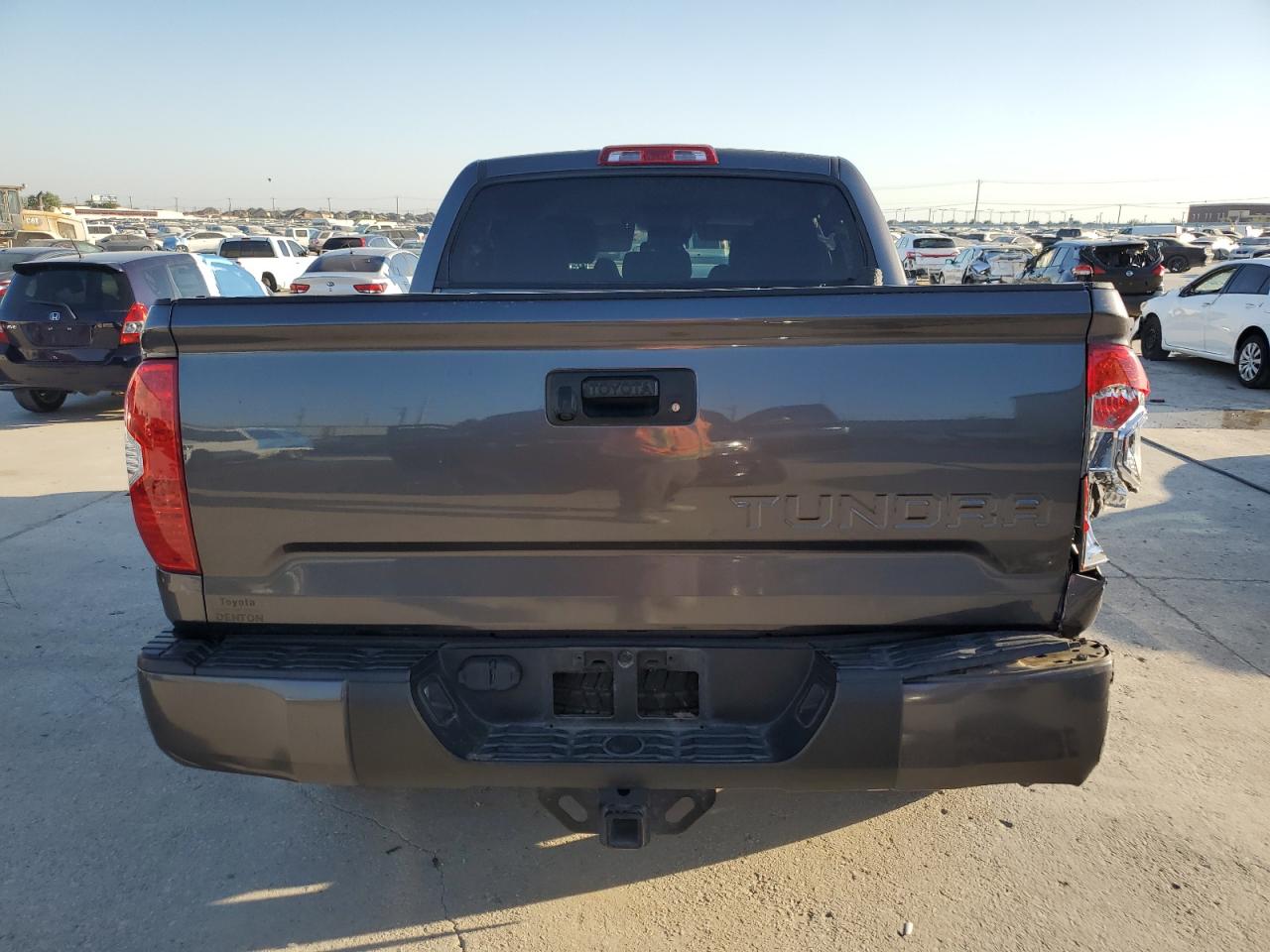 5TFDY5F19KX836696 2019 Toyota Tundra Crewmax Sr5