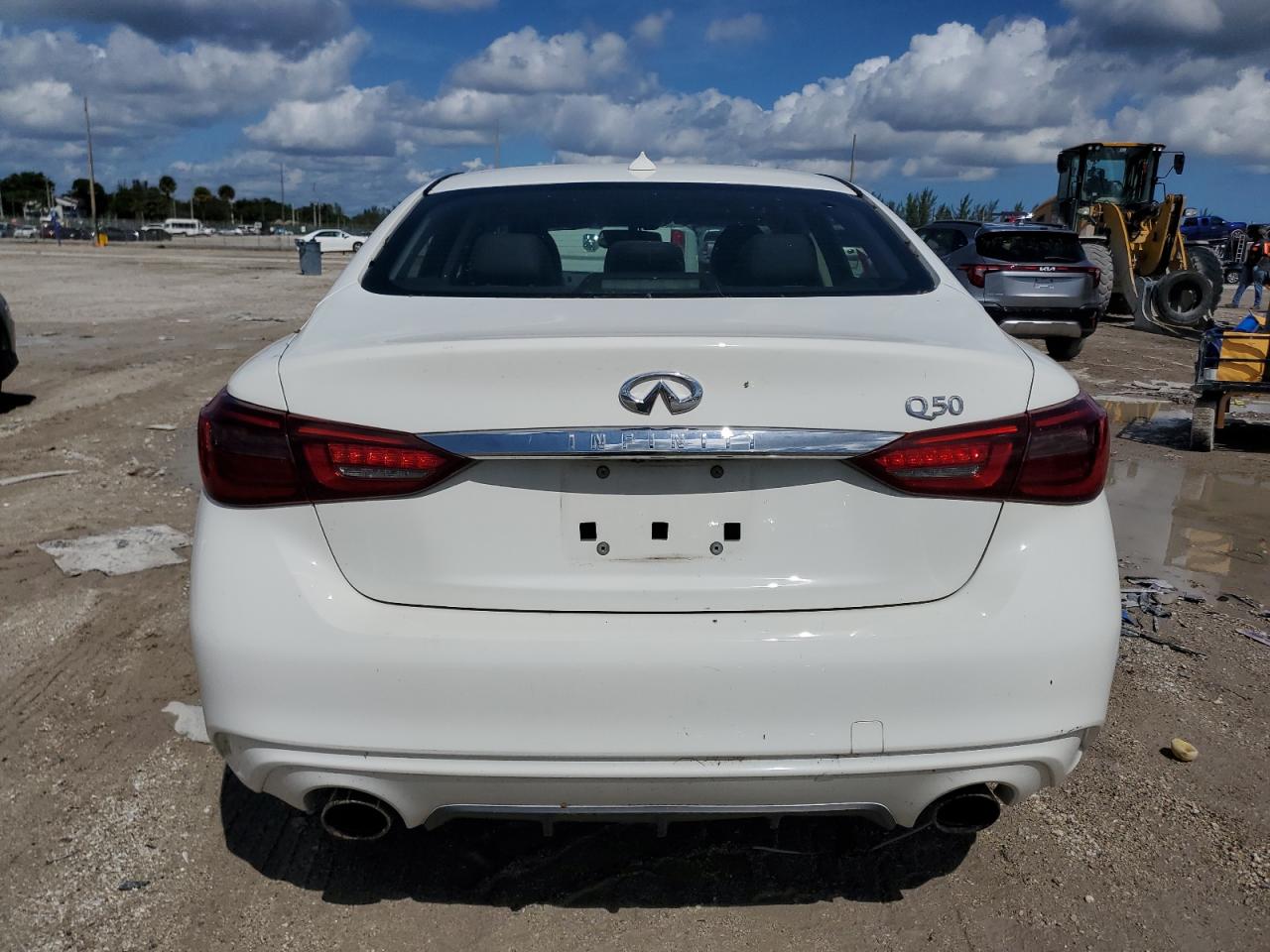 2018 Infiniti Q50 Luxe VIN: JN1EV7AP1JM363657 Lot: 75736734