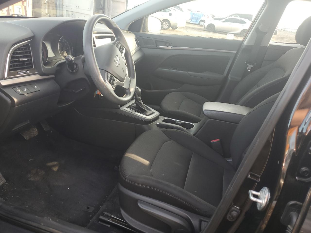 2018 Hyundai Elantra - Image 7