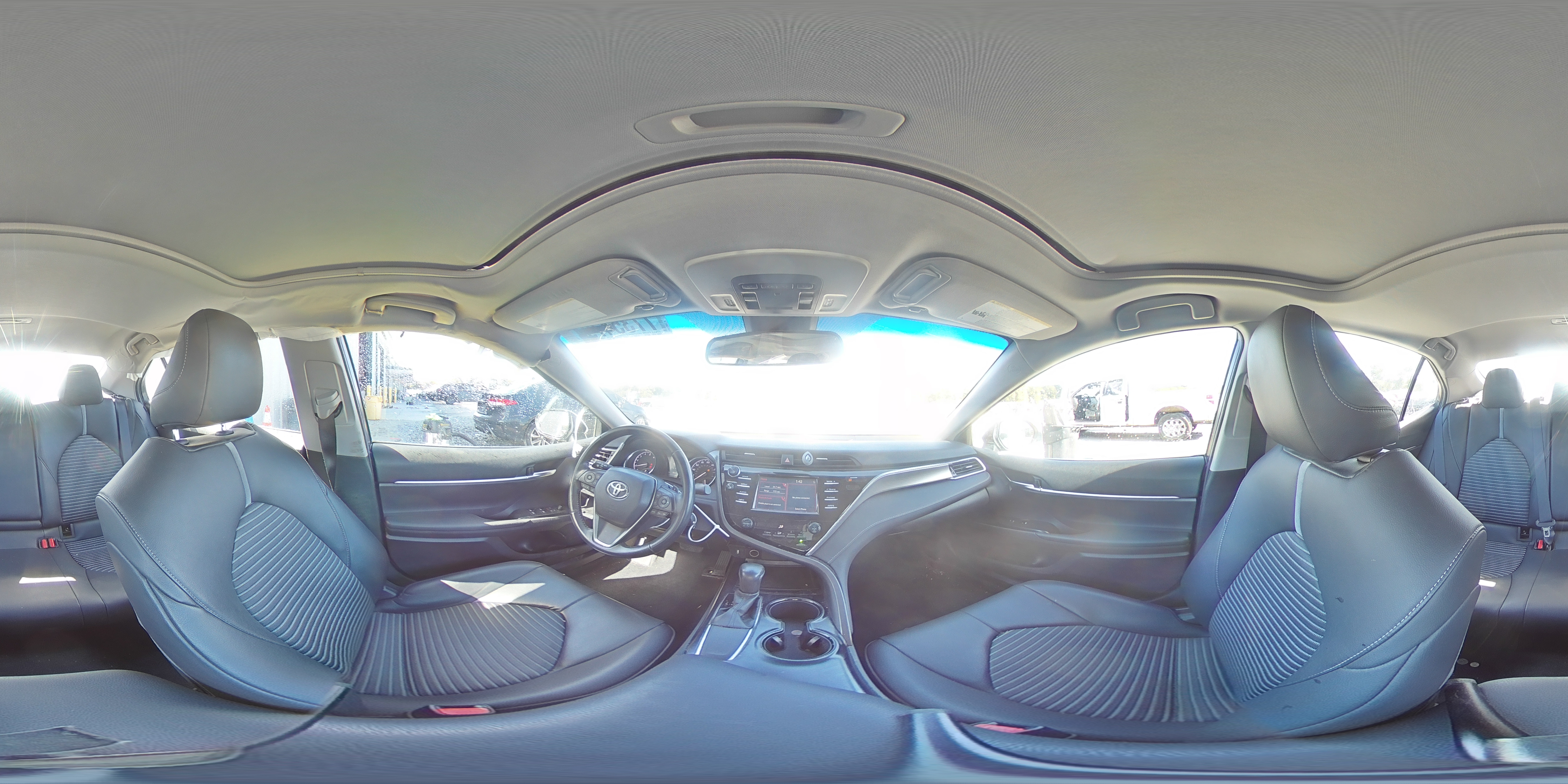 2018 Toyota Camry - Image 14