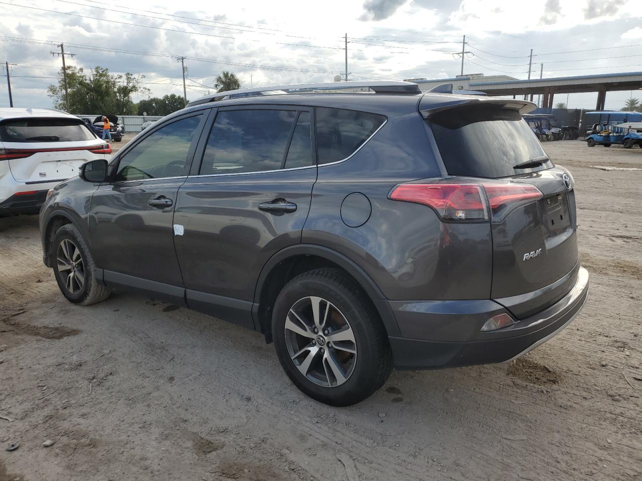 JTMWFREVXHJ115986 2017 TOYOTA RAV 4 - Image 2