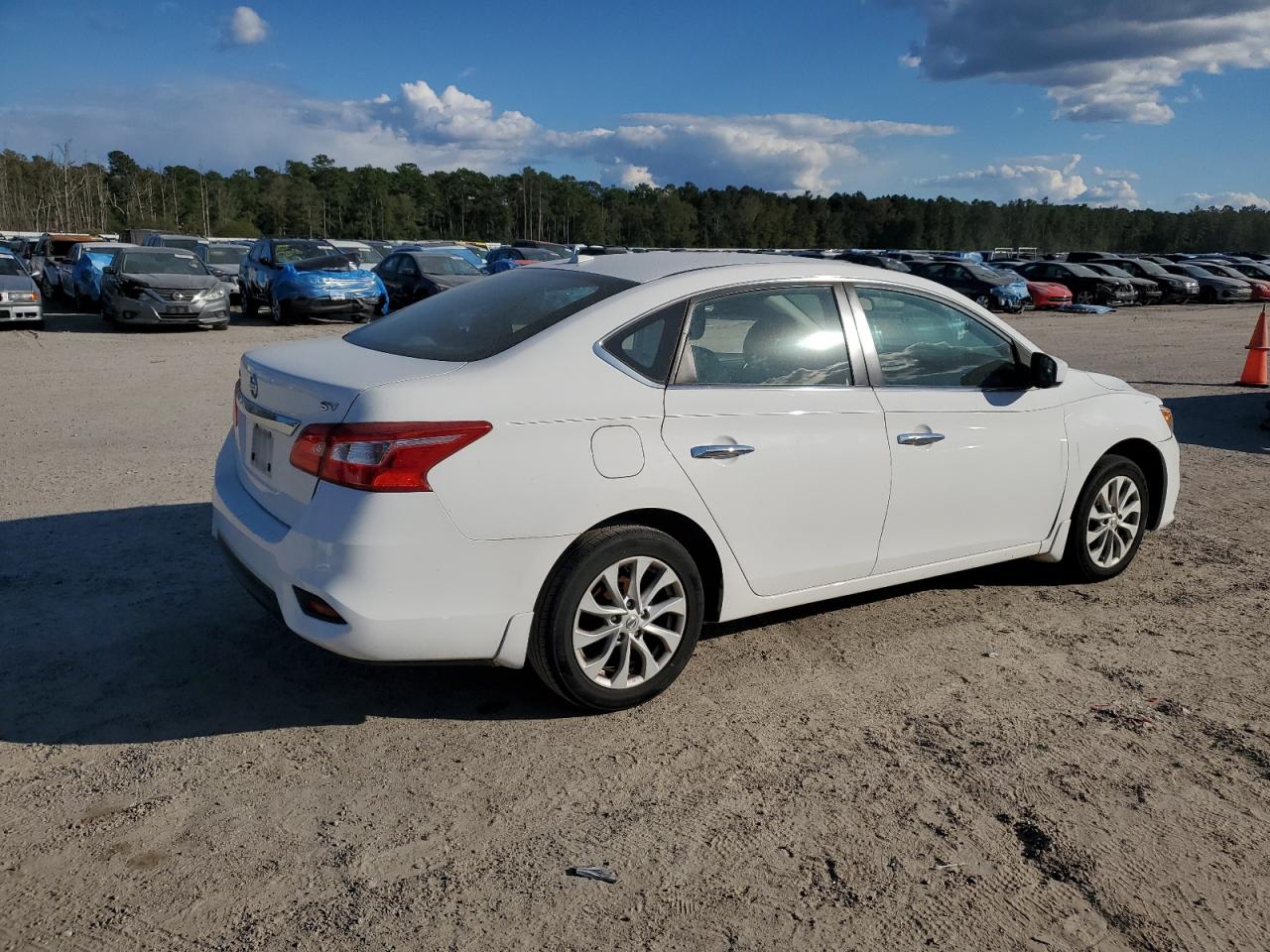 2018 Nissan Sentra - Image 3