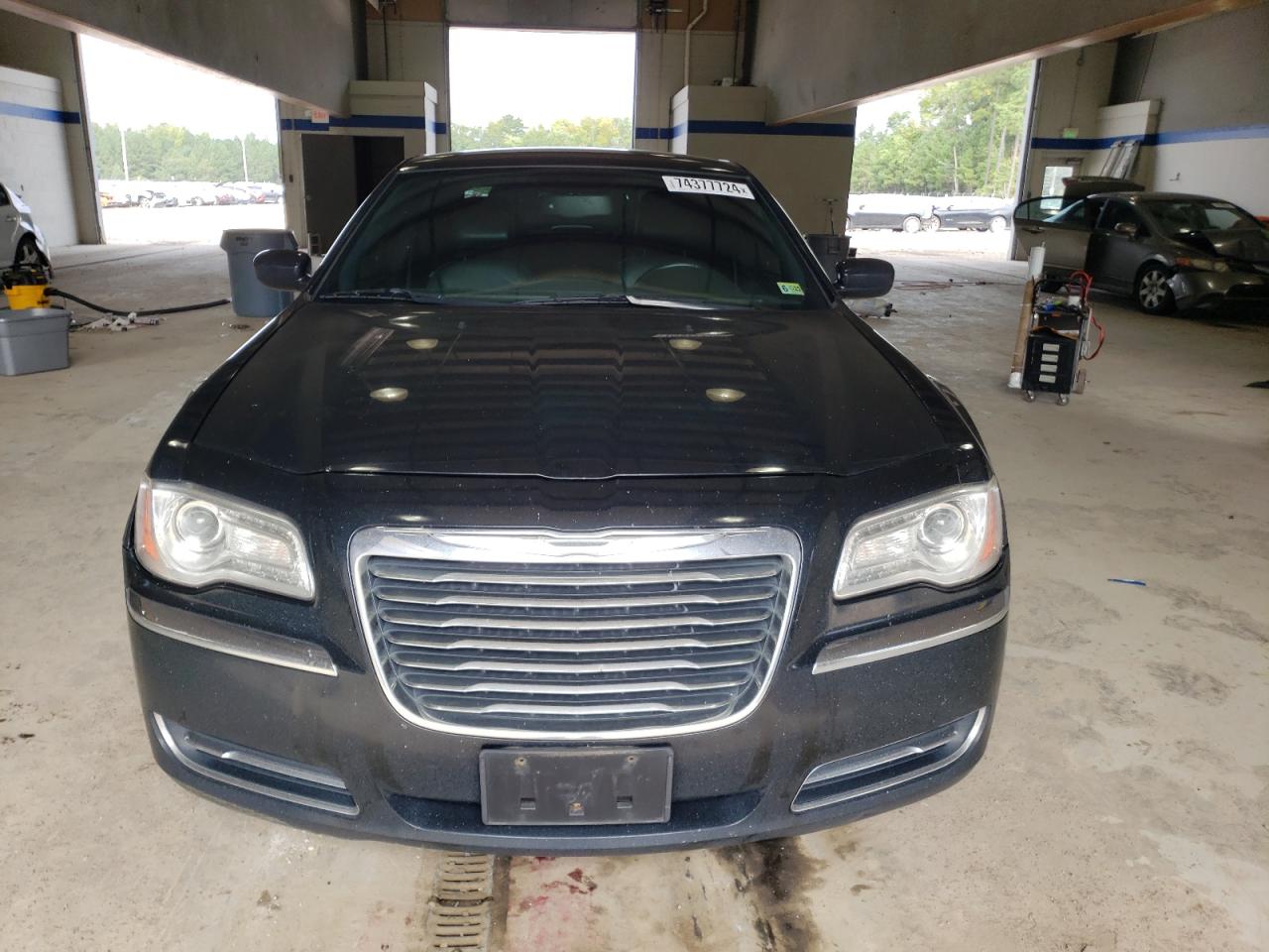 2013 Chrysler 300 - Image 5