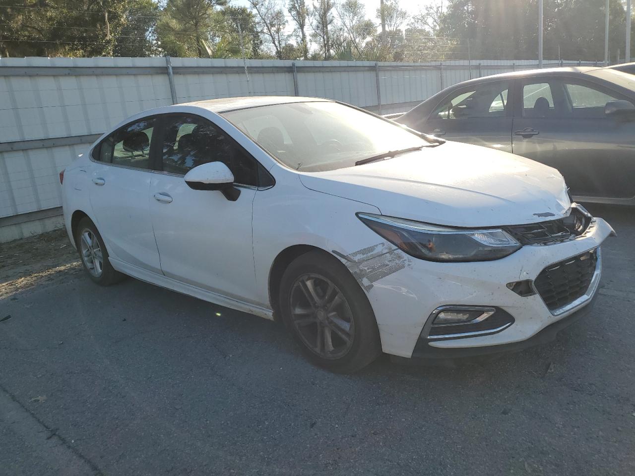 2017 Chevrolet Cruze - Image 4