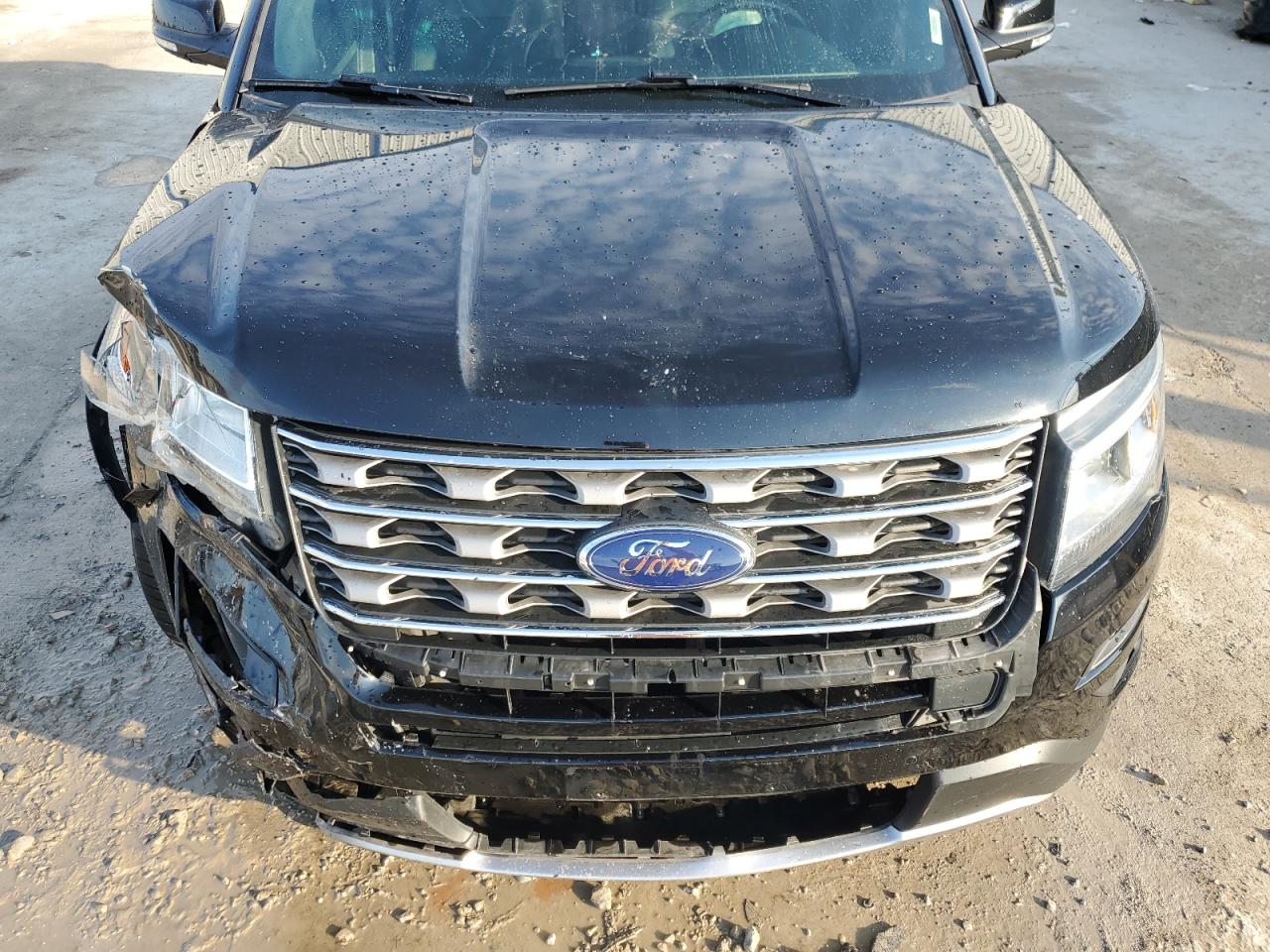 2016 Ford Explorer - Image 11