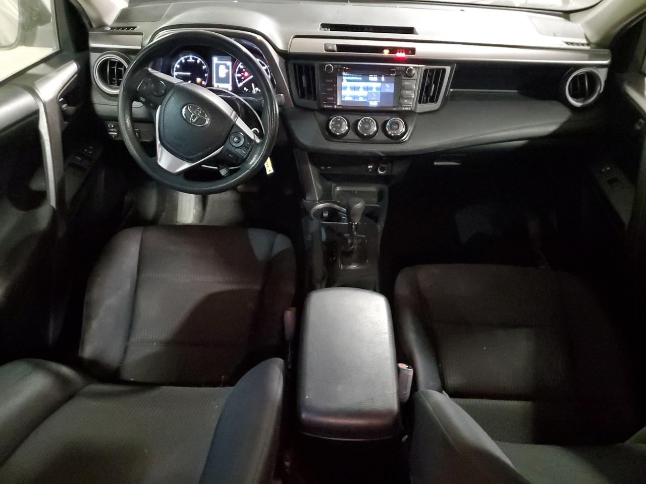 JTMZFREV5HJ111079 2017 Toyota Rav4 Le