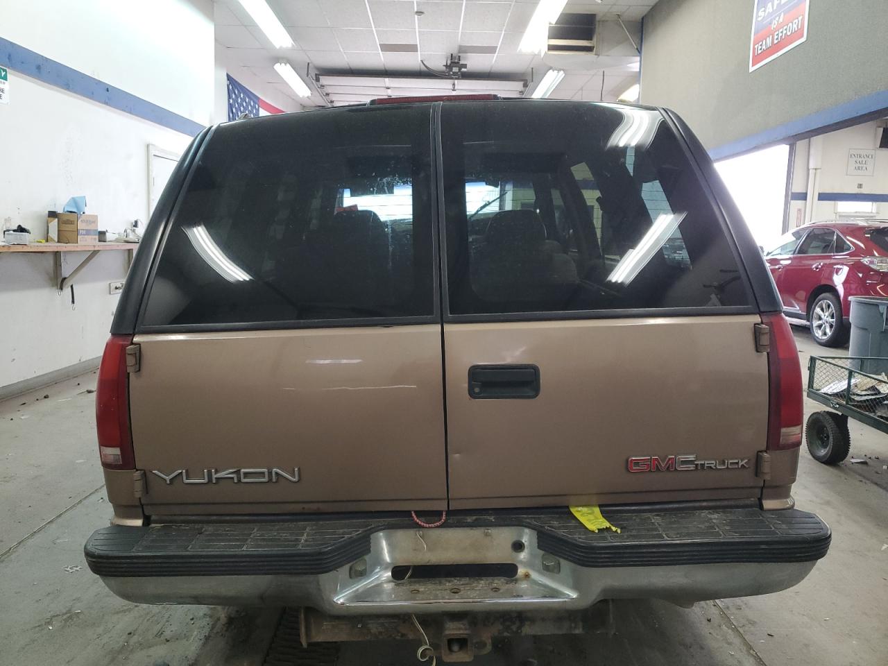 1995 GMC Yukon VIN: 1GKEK13K6SJ758557 Lot: 78239164