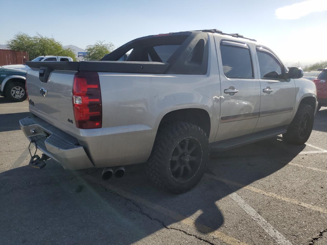 2007 Chevrolet Avalanche - Image 3