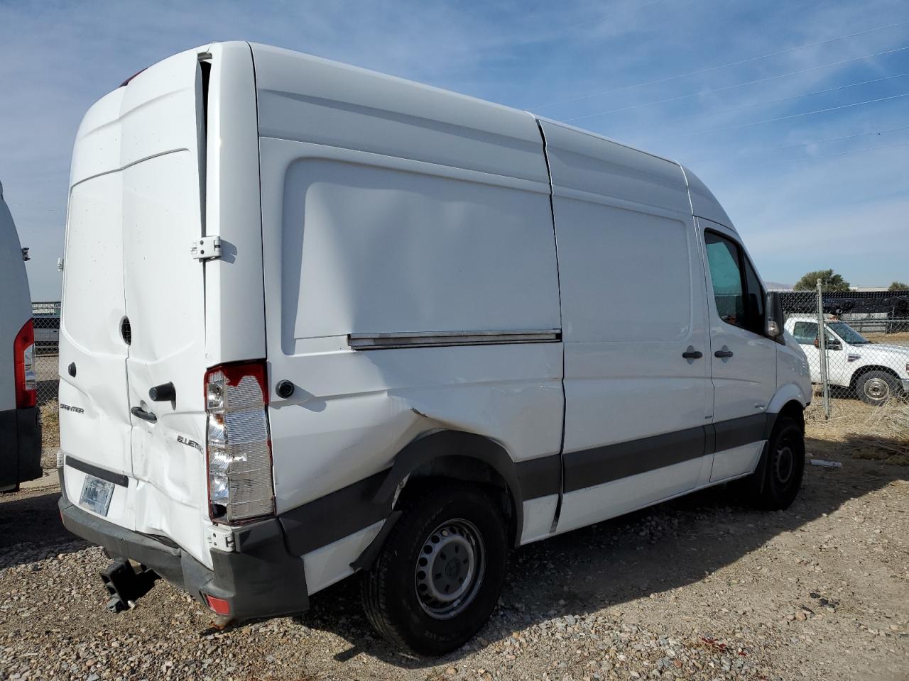 VIN WD3PE7DC8E5927717 2014 MERCEDES-BENZ SPRINTER no.3