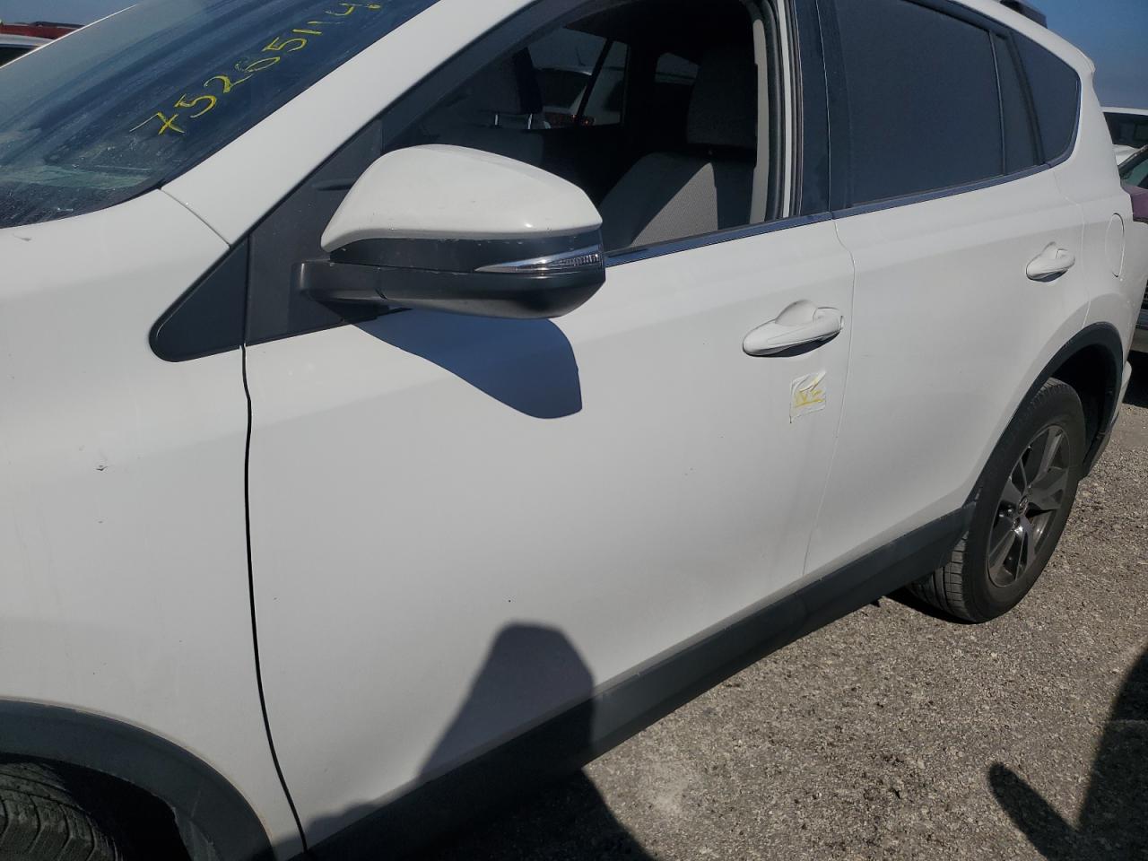 2016 Toyota RAV 4 - Image 12