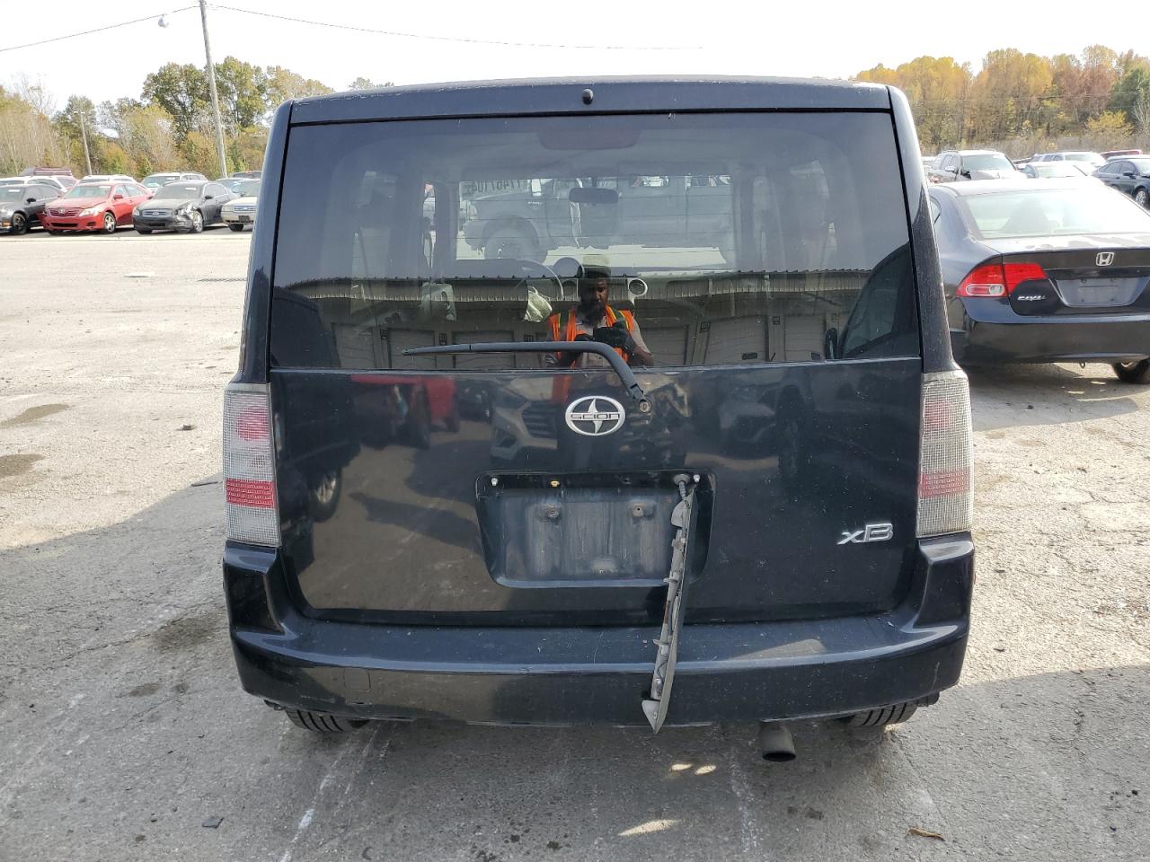 2006 Scion xB - Image 6