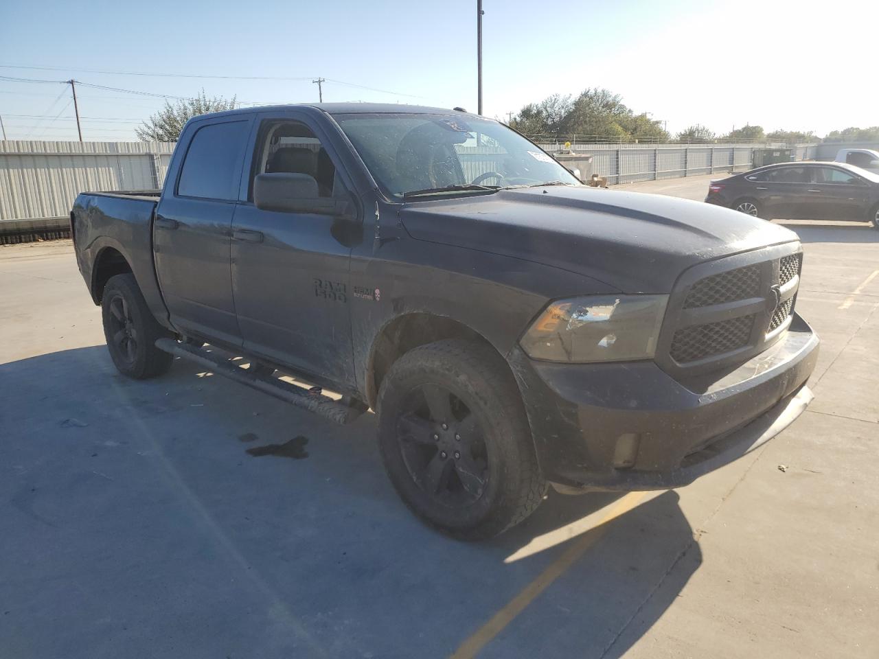 2016 RAM 1500 - Image 4
