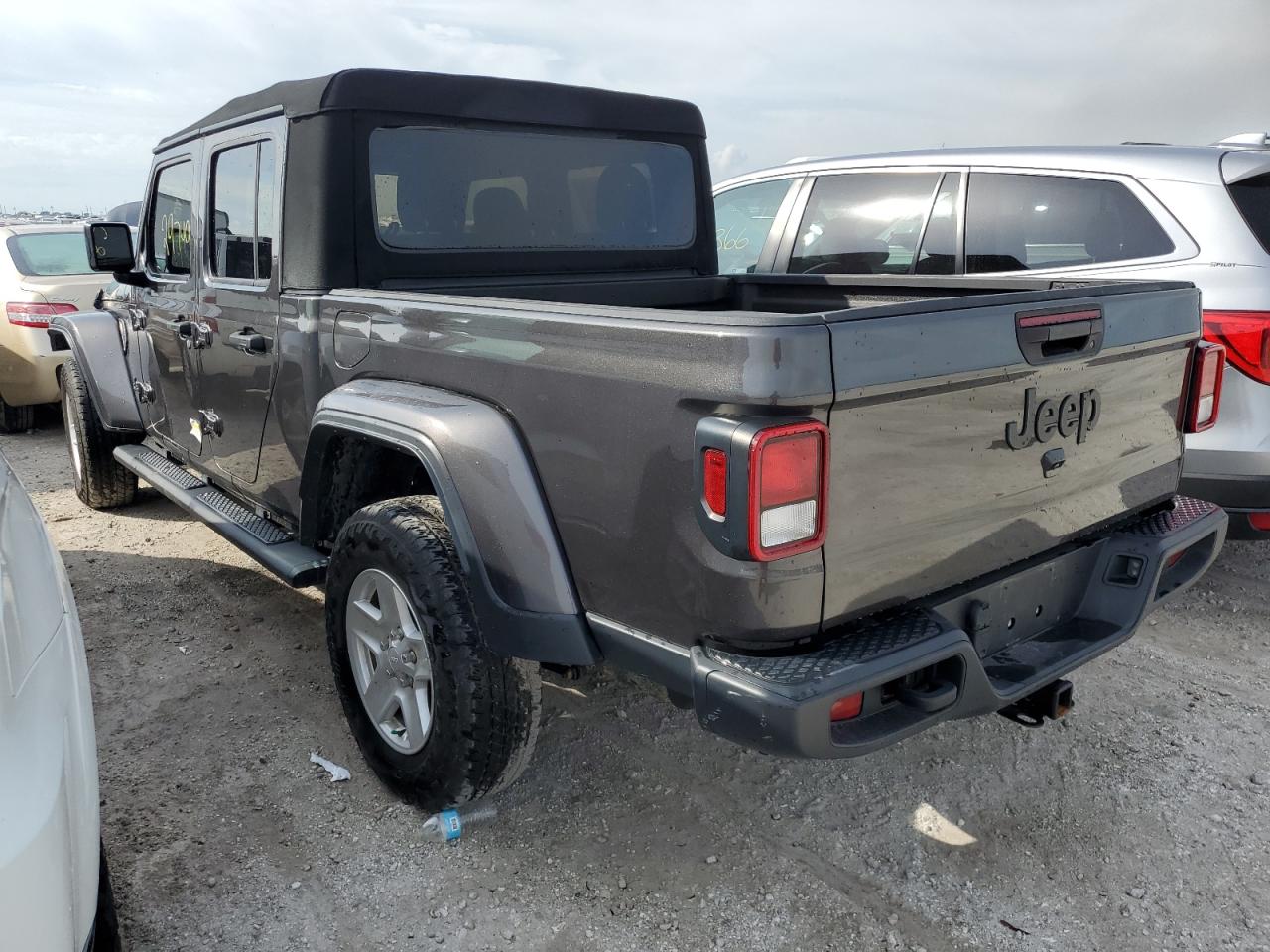 2021 Jeep Gladiator - Image 2