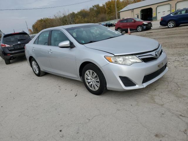  TOYOTA CAMRY 2014 Srebrny