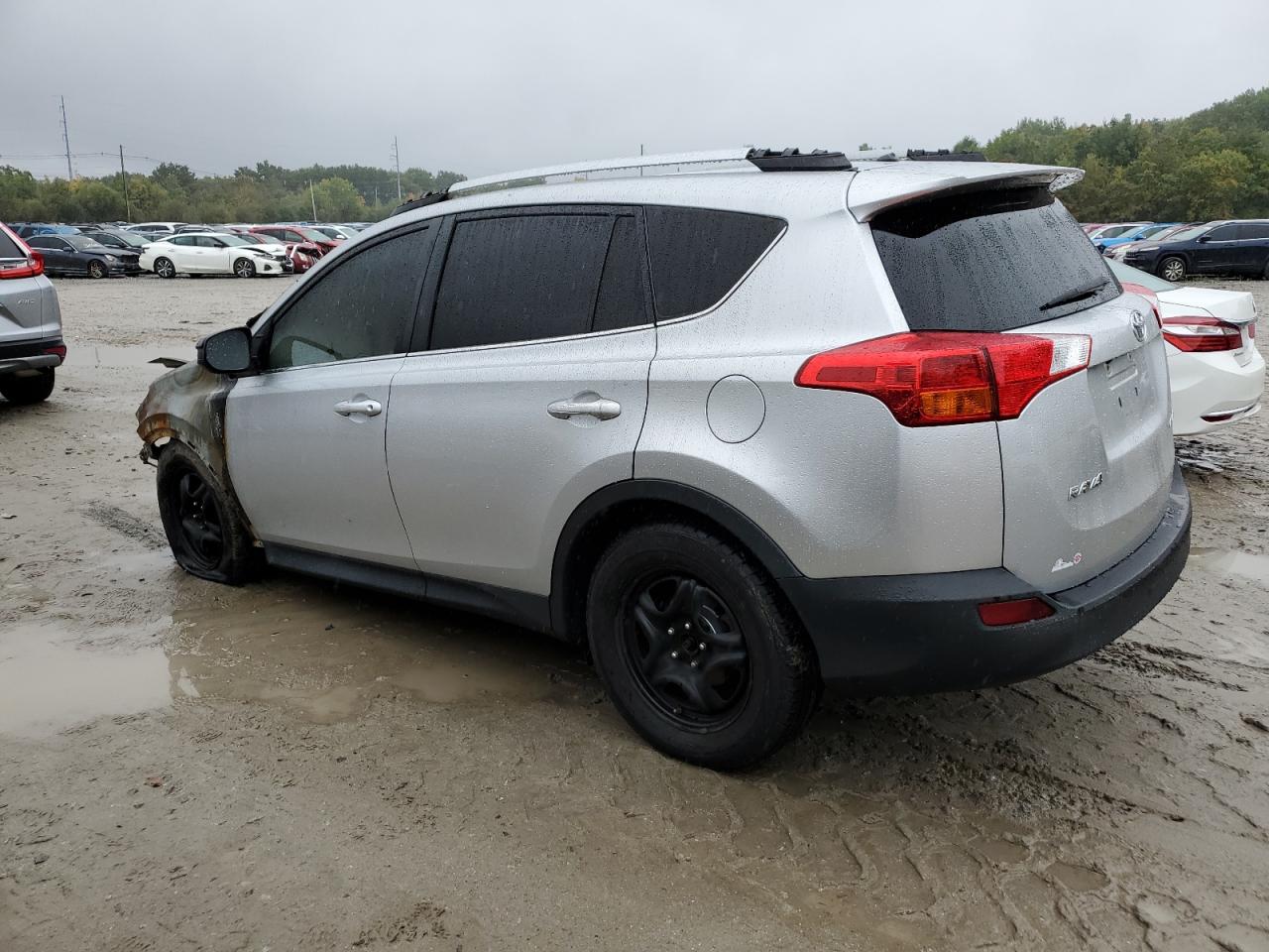 2T3BFREV3FW299844 2015 TOYOTA RAV 4 - Image 2