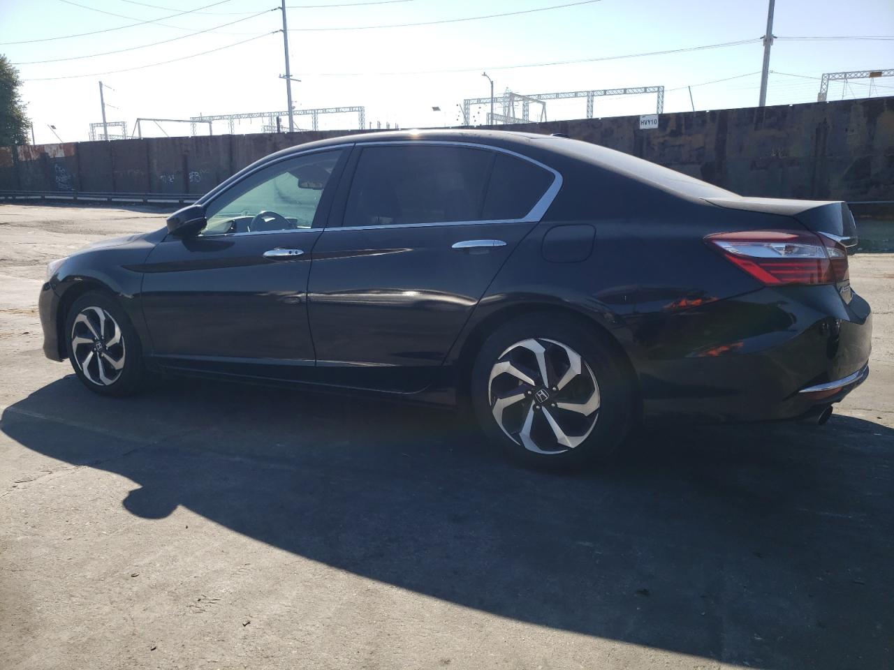 1HGCR3F84HA033768 2017 Honda Accord Exl