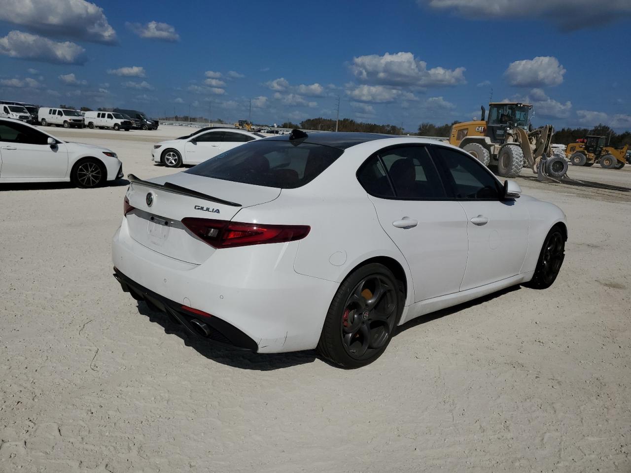 2017 Alfa Romeo Giulia - Image 3