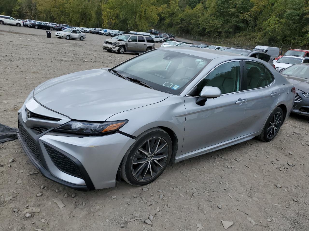 4T1G11AK6MU525124 2021 TOYOTA CAMRY - Image 1