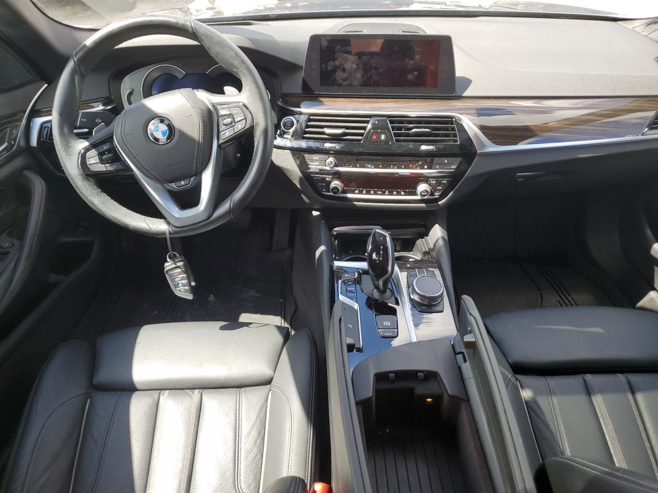 WBAJA7C55JG909178 2018 BMW 530 Xi