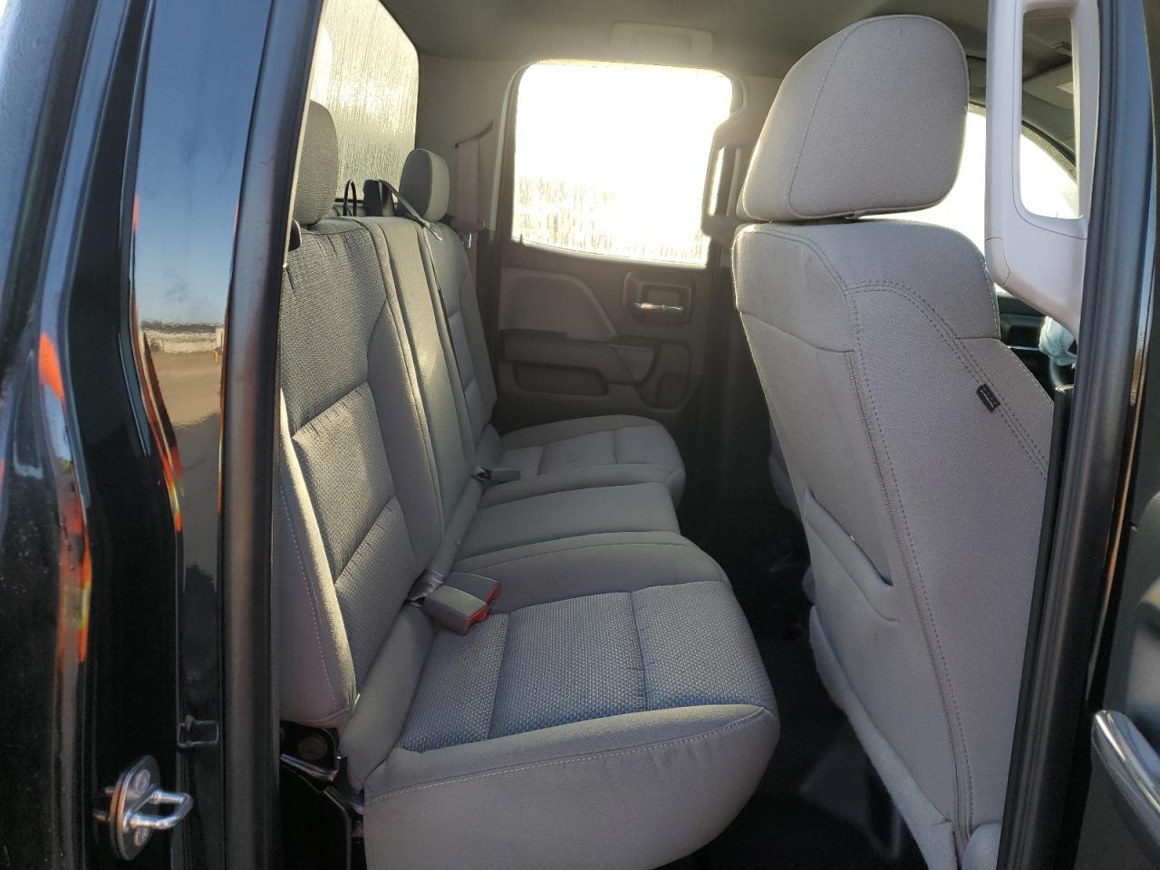 2016 Chevrolet Silverado - Image 11