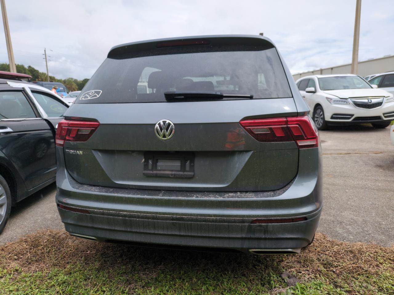 3VV0B7AX8KM030704 2019 Volkswagen Tiguan S