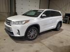 2017 Toyota Highlander Se للبيع في West Mifflin، PA - Vandalism