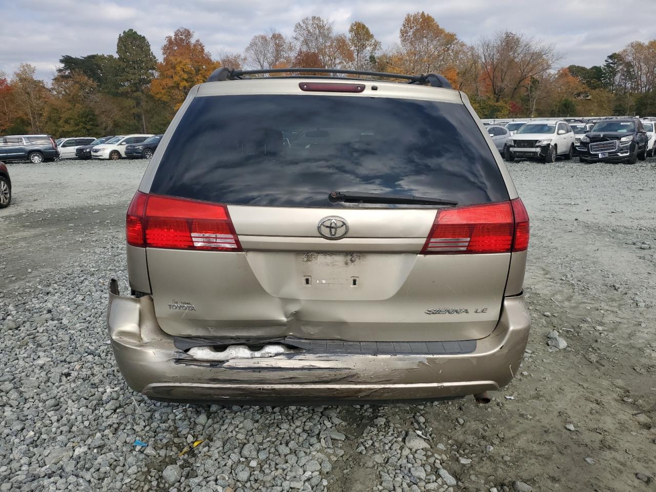 2004 Toyota Sienna - Image 6
