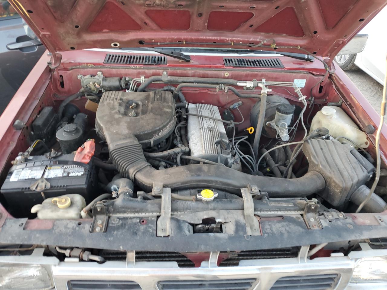 1995 Nissan Titan - Image 11