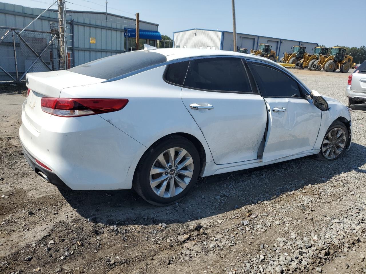 VIN 5XXGT4L30JG265553 2018 KIA OPTIMA no.3