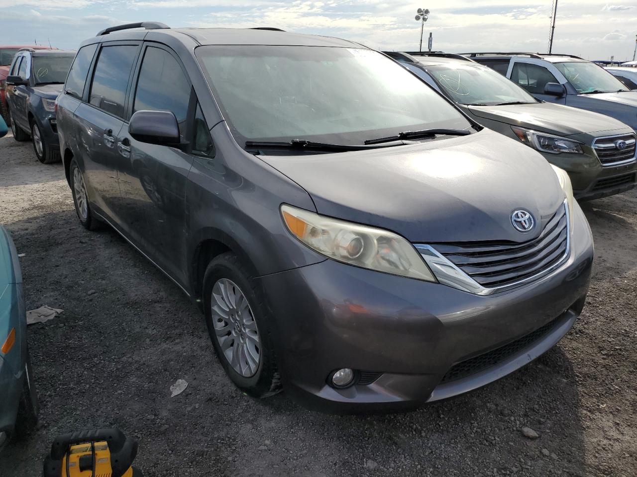 2015 Toyota Sienna Xle VIN: 5TDYK3DC4FS607883 Lot: 76163814