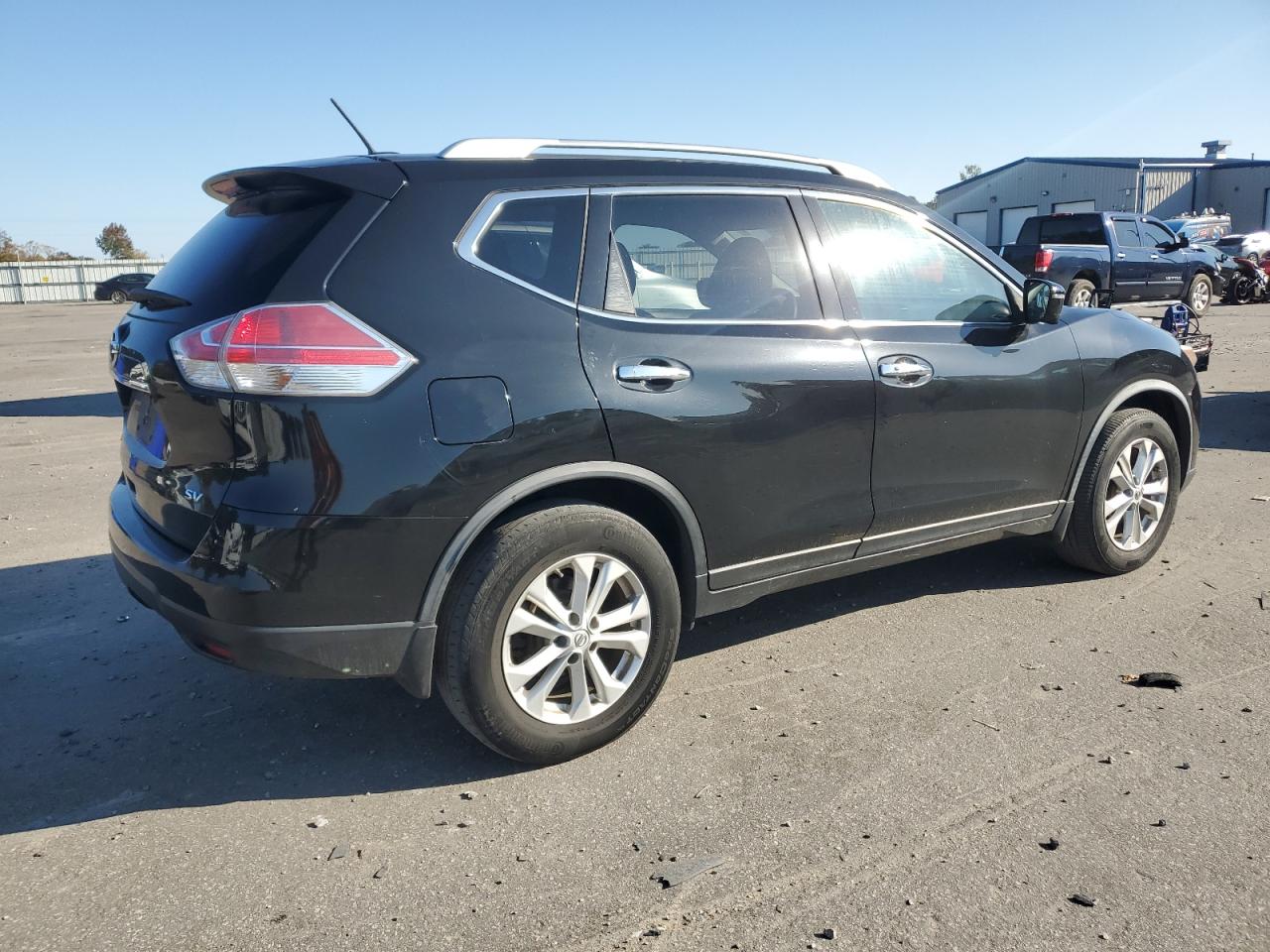 2016 Nissan Rogue - Image 3