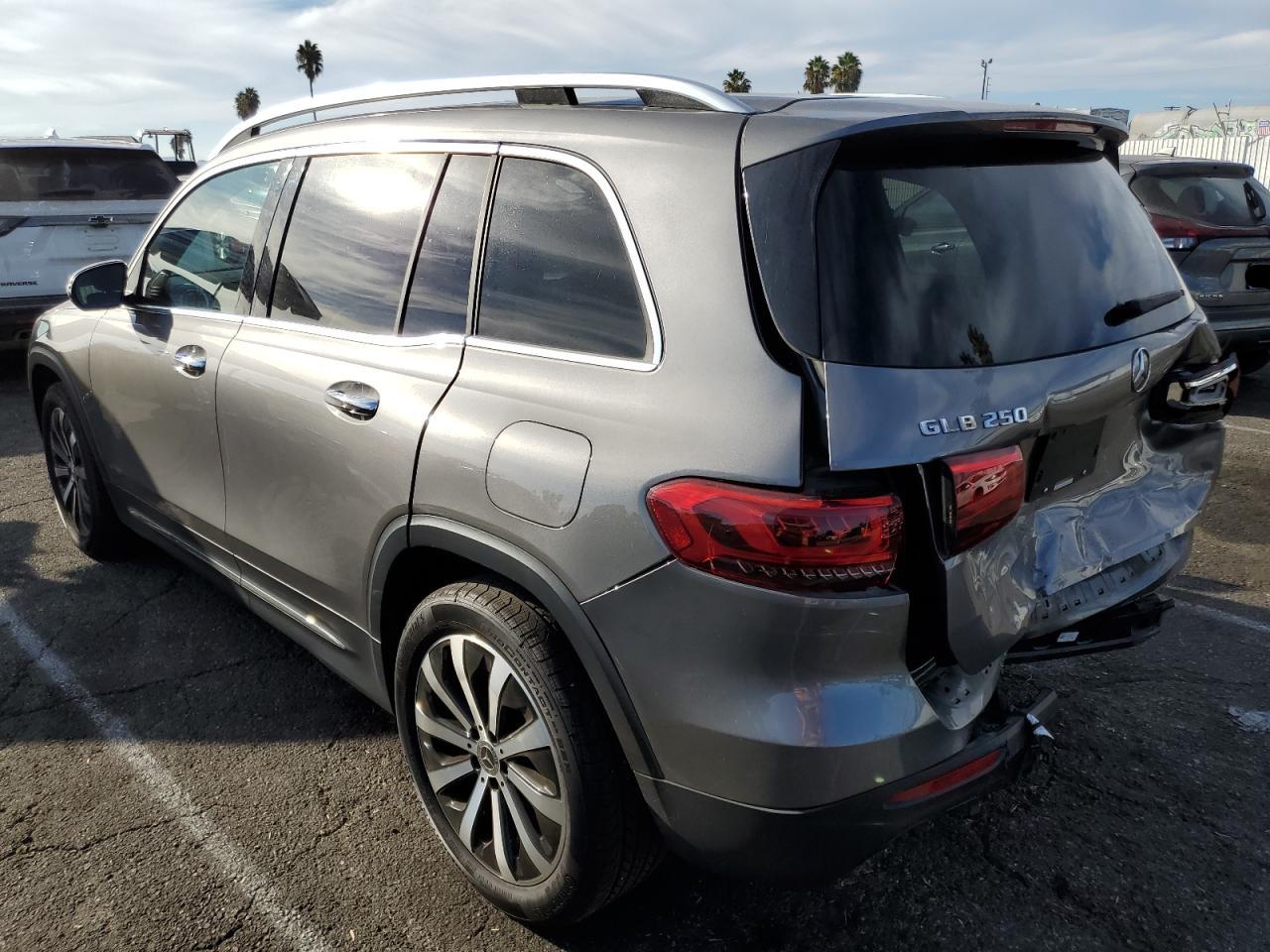 2021 Mercedes-Benz GLB - Image 2