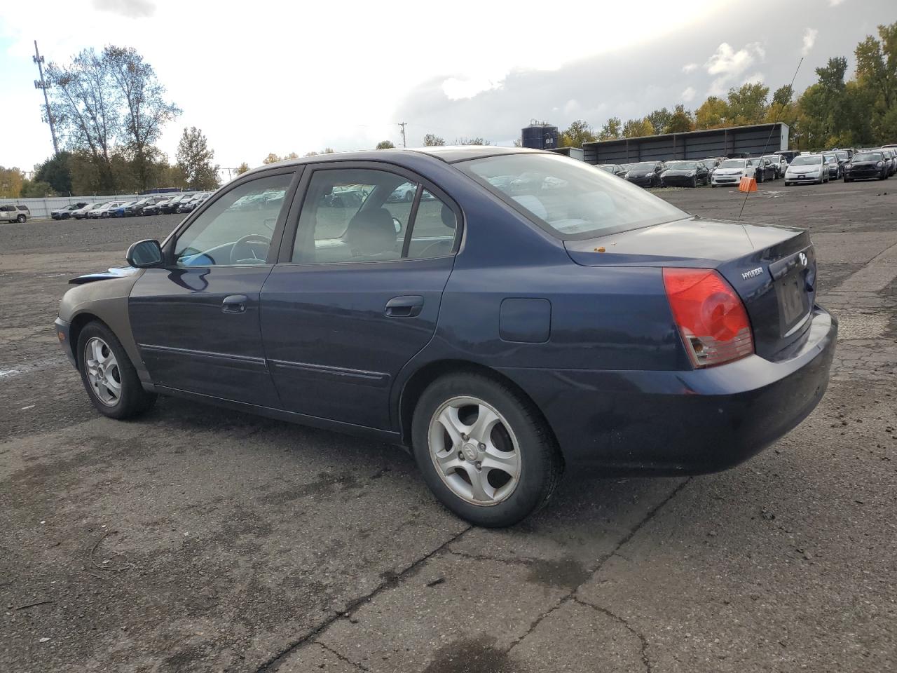 2005 Hyundai Elantra - Image 2