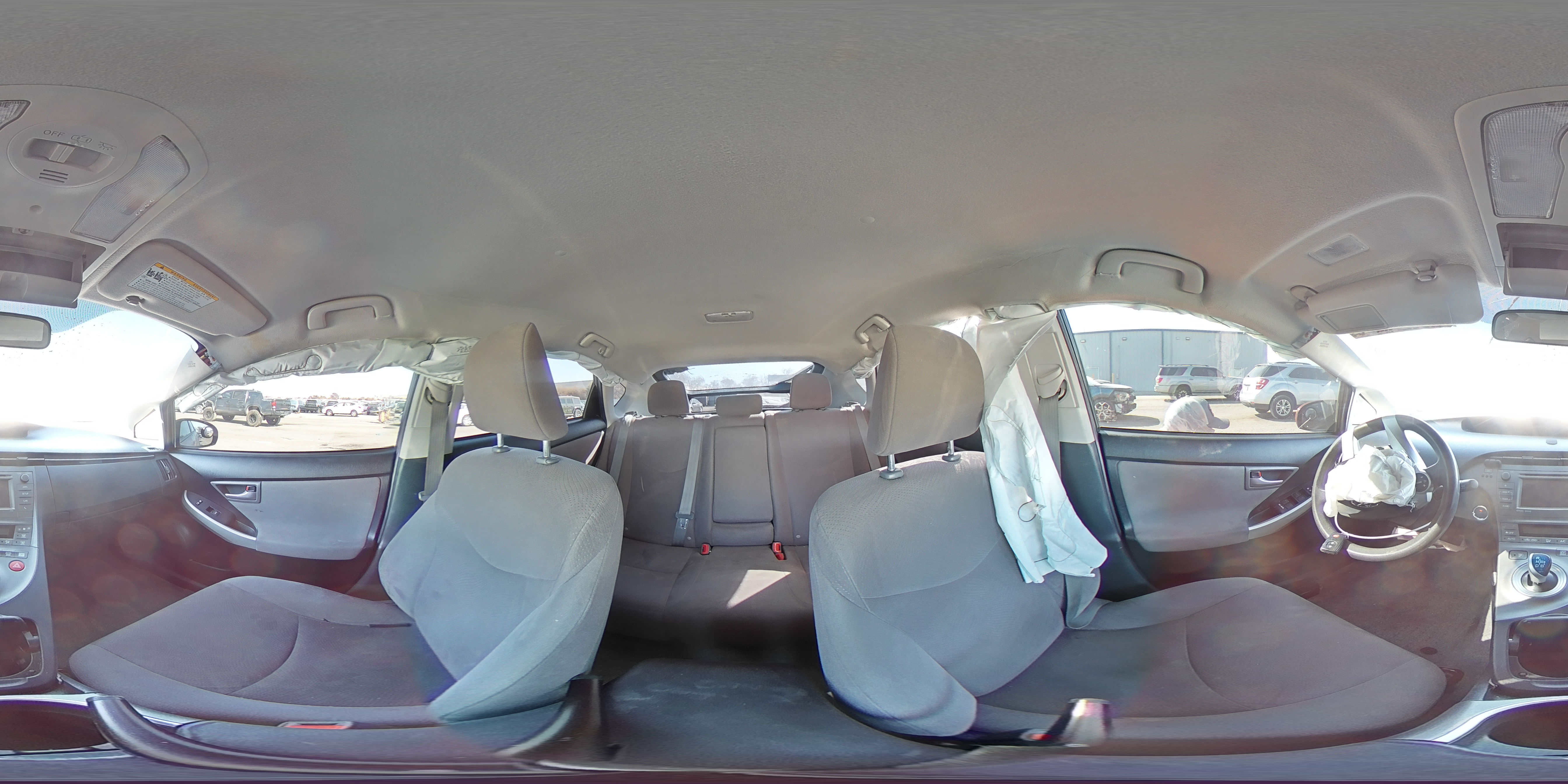 2015 Toyota Prius - Image 13