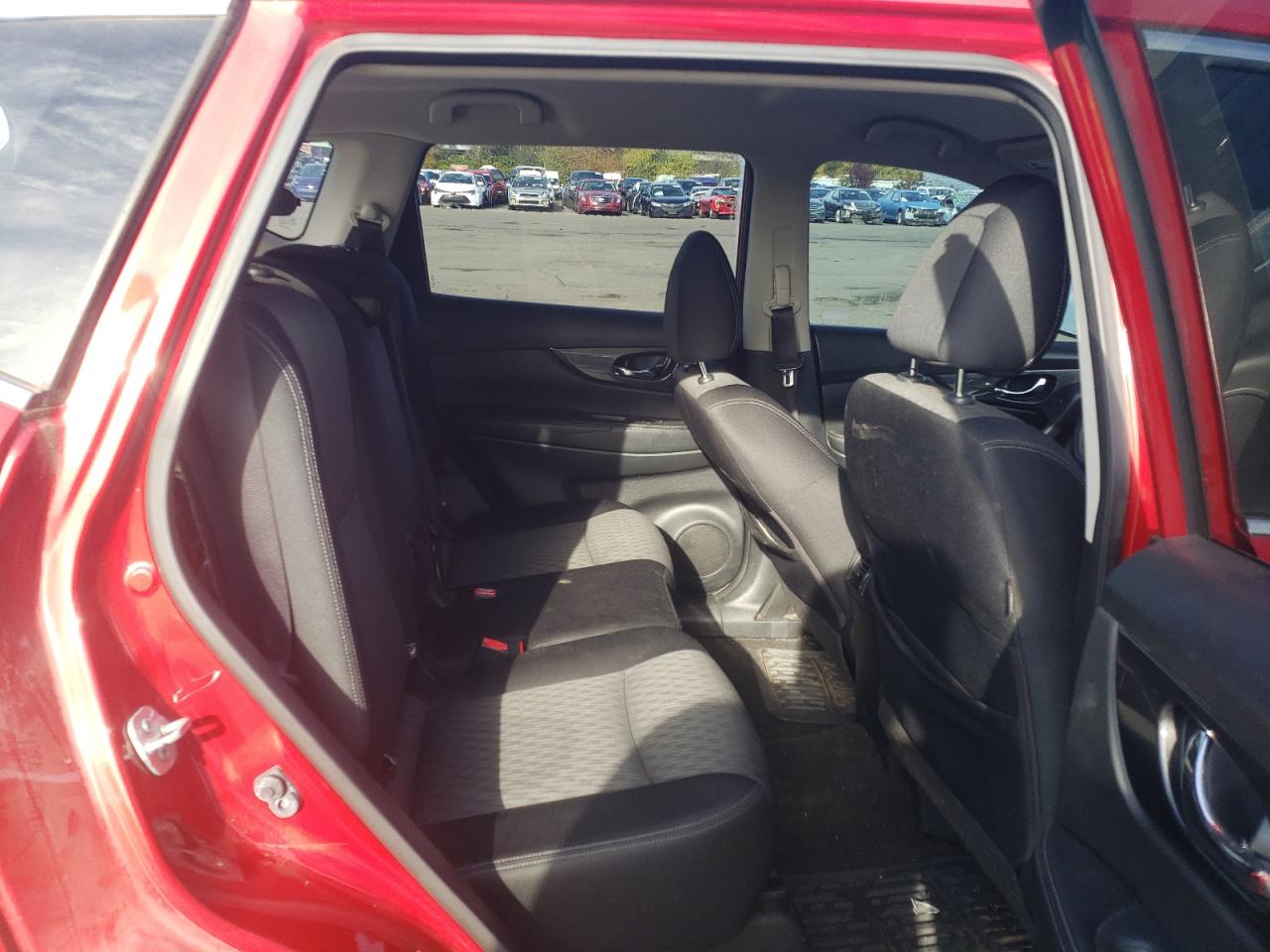 2017 Nissan Rogue - Image 10