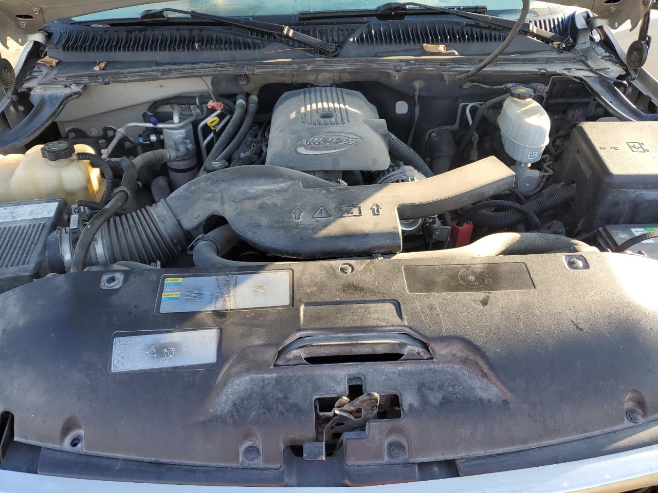2005 GMC Yukon - Image 12