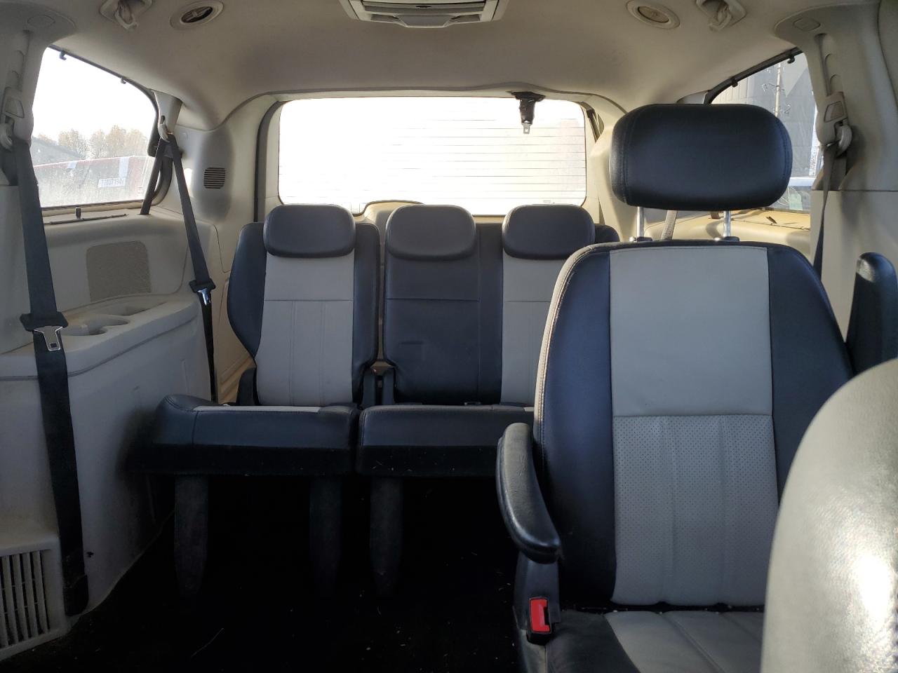 2010 Chrysler Town & Country Touring Plus VIN: 2A4RR8D19AR393478 Lot: 76870104