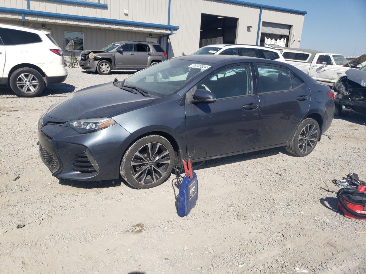 VIN 2T1BURHE1JC974434 2018 TOYOTA COROLLA no.1