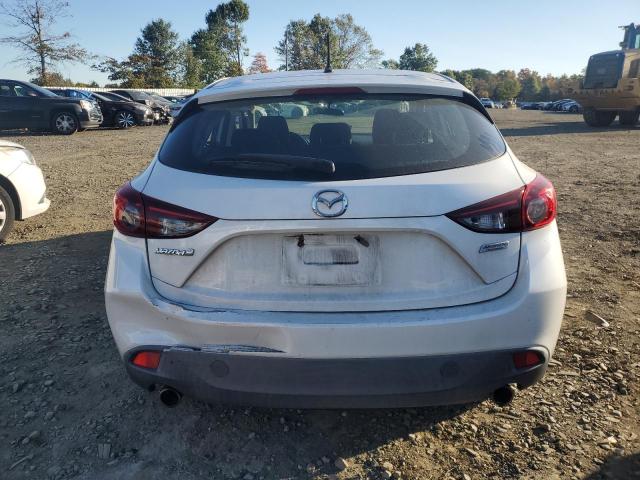  MAZDA 3 2015 White