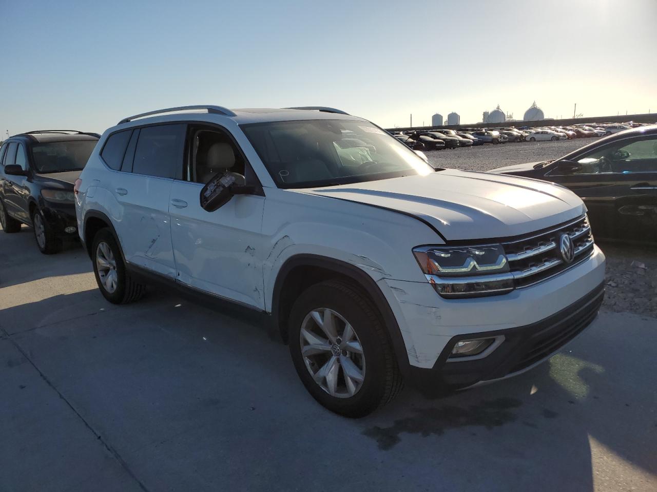 VIN 1V2MR2CA2JC519007 2018 VOLKSWAGEN ATLAS no.4