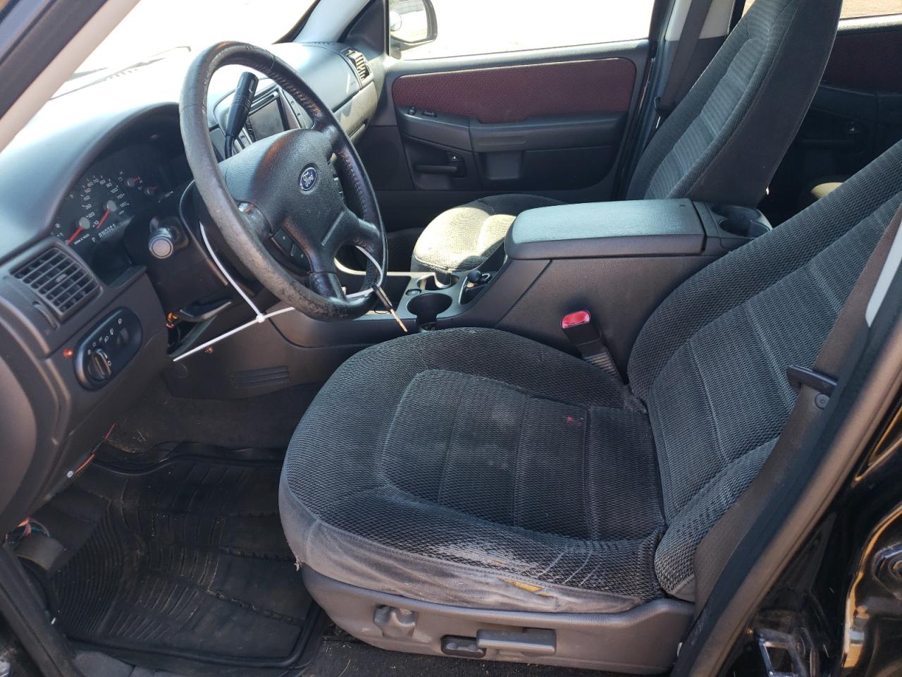 2005 Ford Explorer - Image 7