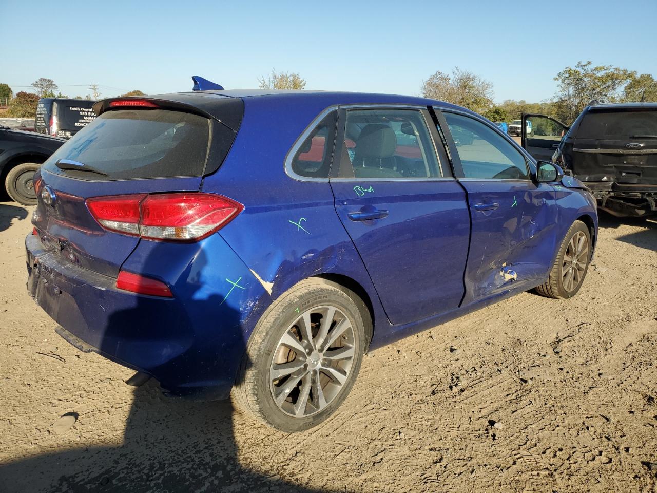 2019 Hyundai Elantra - Image 3
