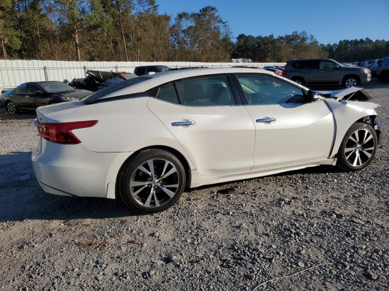 2016 Nissan Maxima - Image 3
