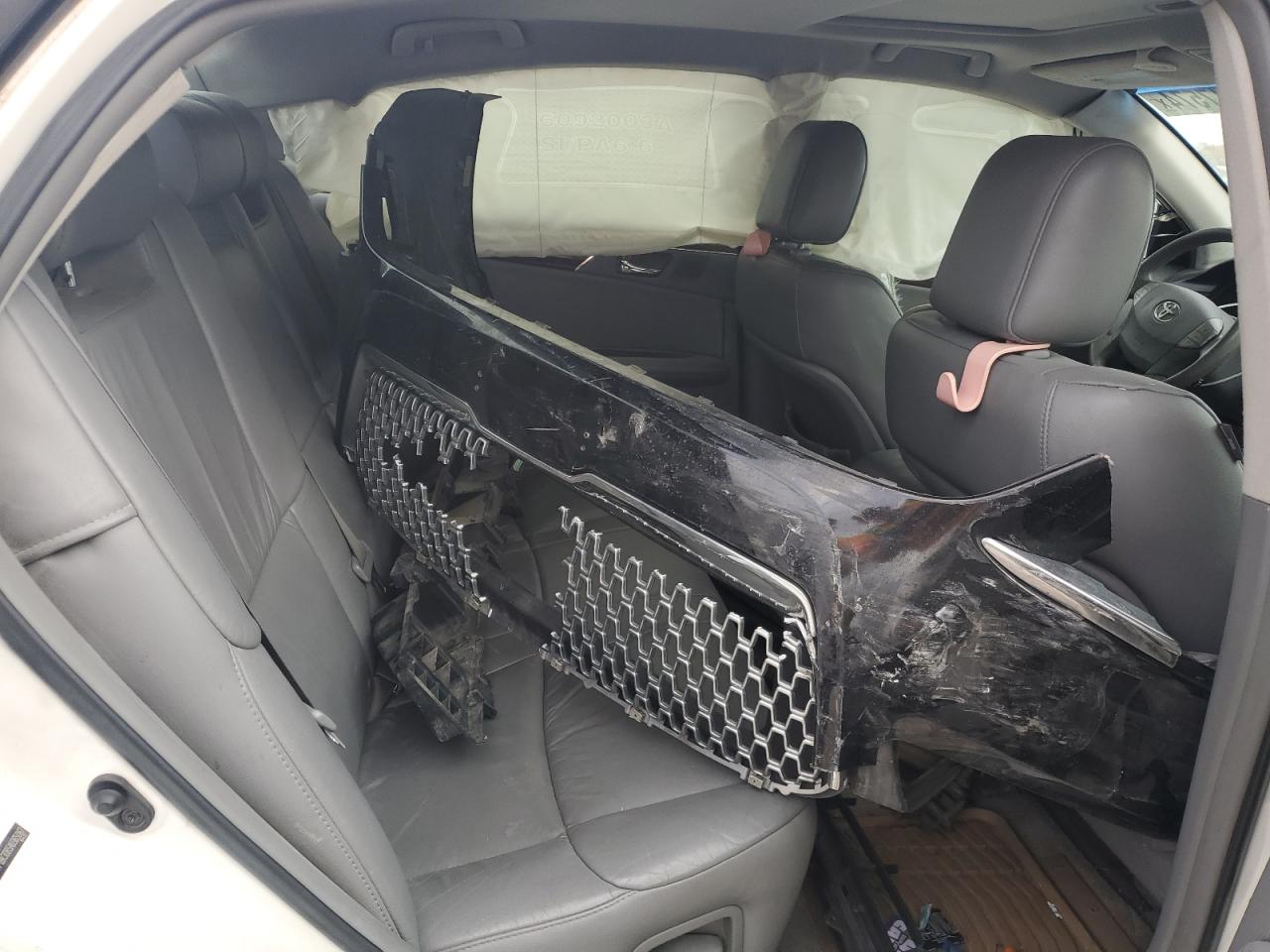 2010 Toyota Avalon - Image 11