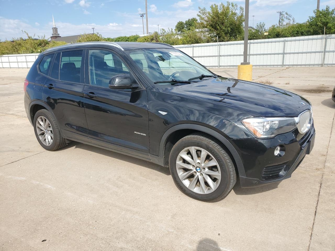 VIN 5UXWX9C39H0T18399 2017 BMW X3 no.4