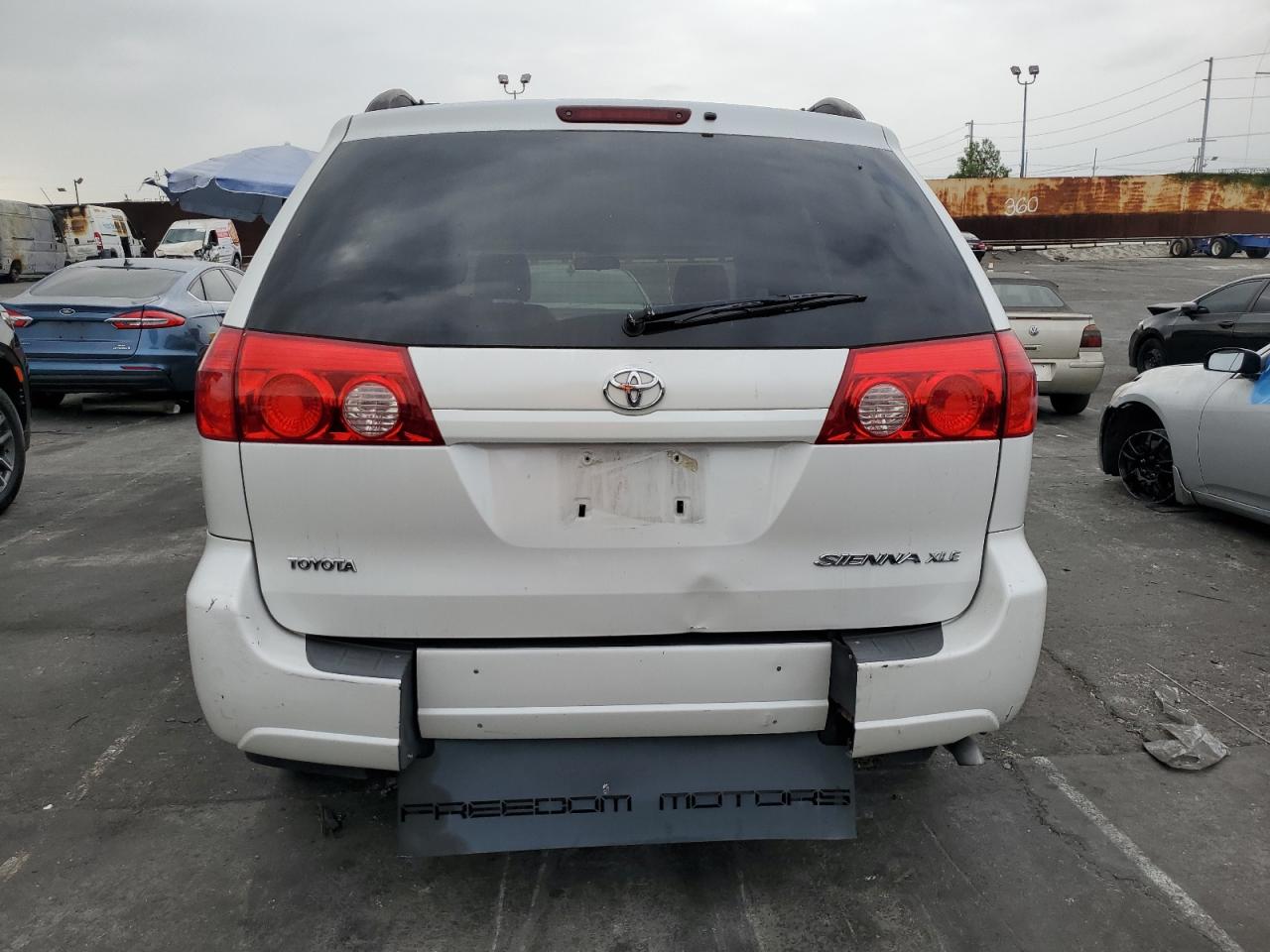 2008 Toyota Sienna Xle VIN: 5TDZK22CX8S213504 Lot: 75852314