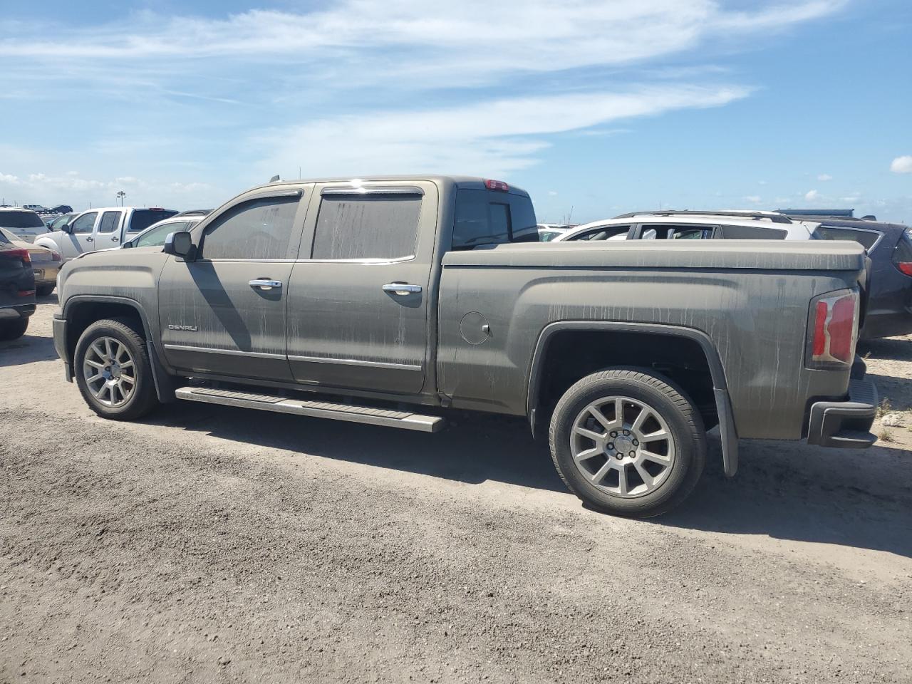 2018 GMC Sierra - Image 2